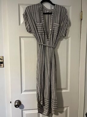 Gap Striped V-Neck Midi Dress with Tie Waist - Gray & White Size S